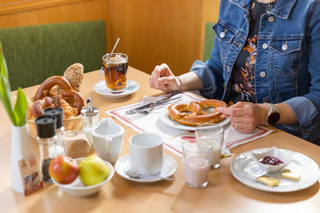 Akzent Hotel Meerfraeulein Wemding Экстерьер фото