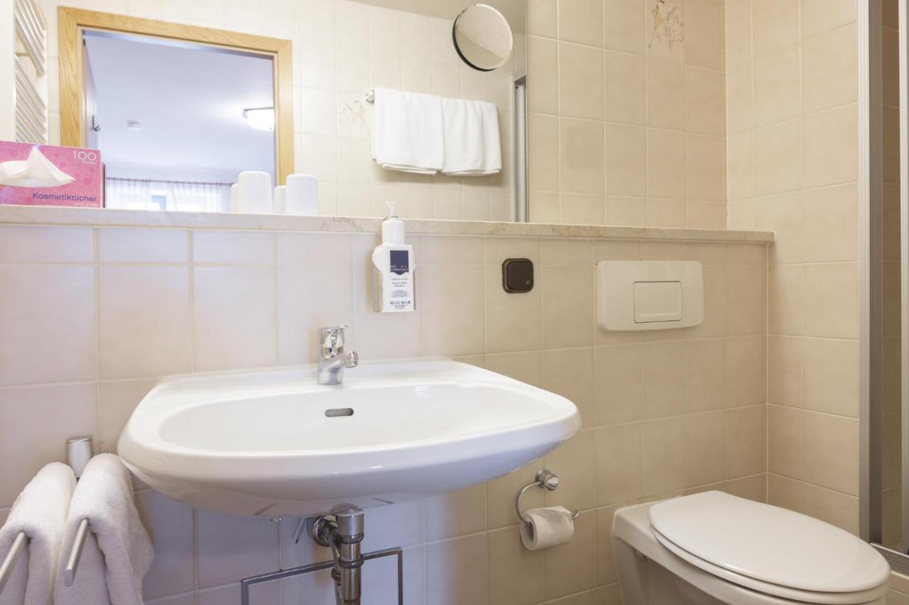 Akzent Hotel Meerfraeulein Wemding Экстерьер фото