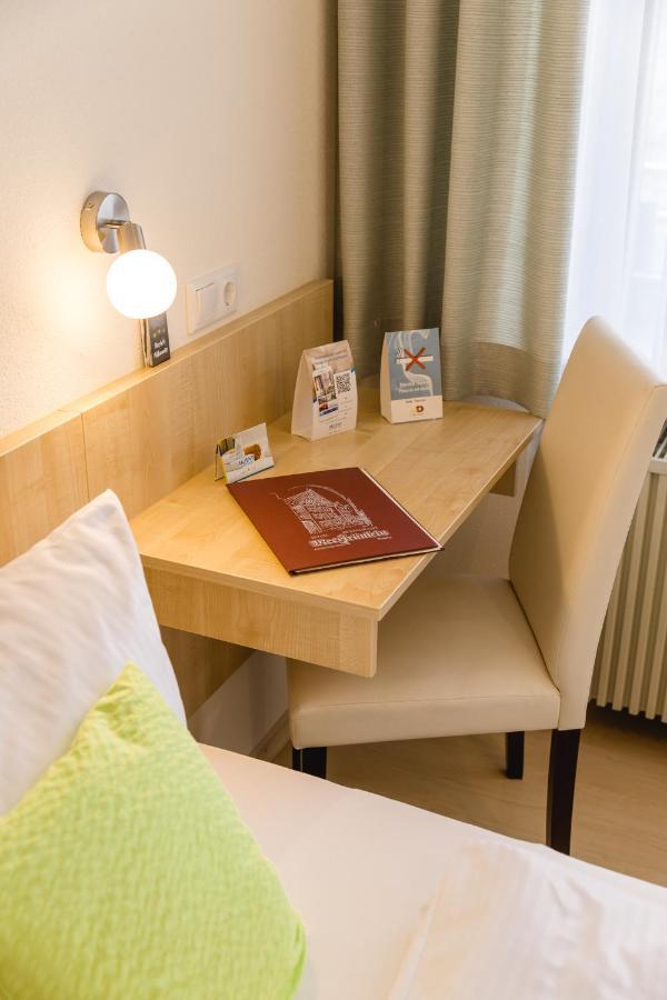 Akzent Hotel Meerfraeulein Wemding Экстерьер фото