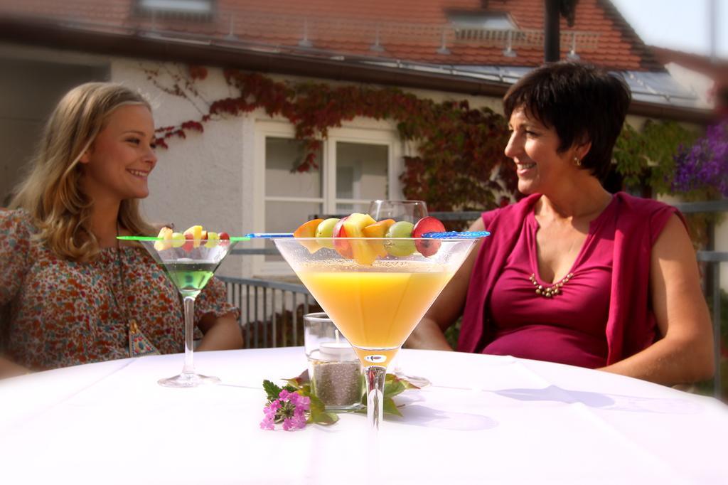 Akzent Hotel Meerfraeulein Wemding Экстерьер фото