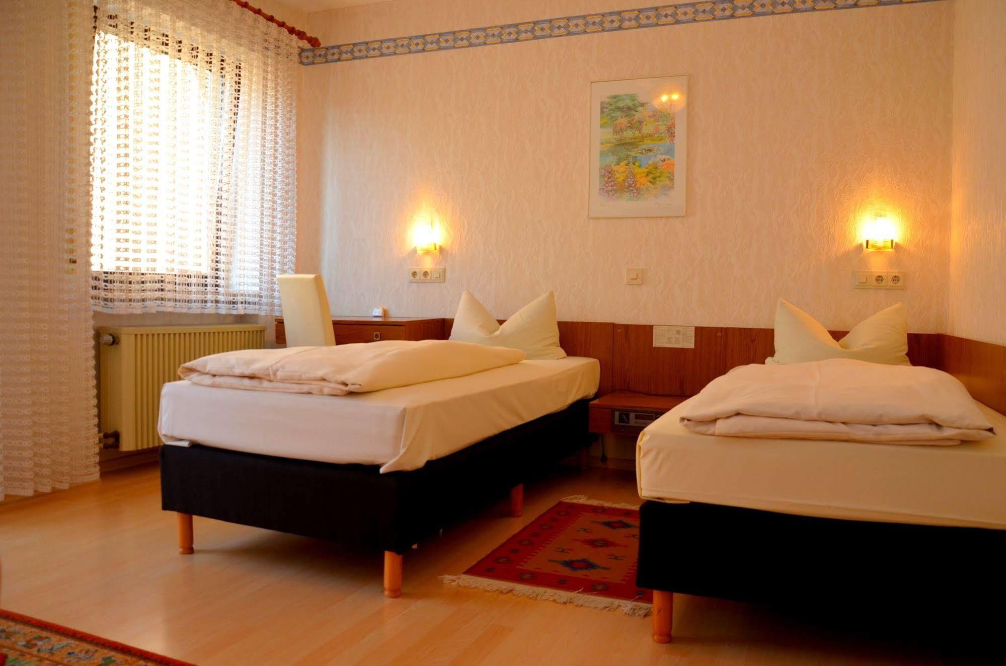 Akzent Hotel Meerfraeulein Wemding Экстерьер фото